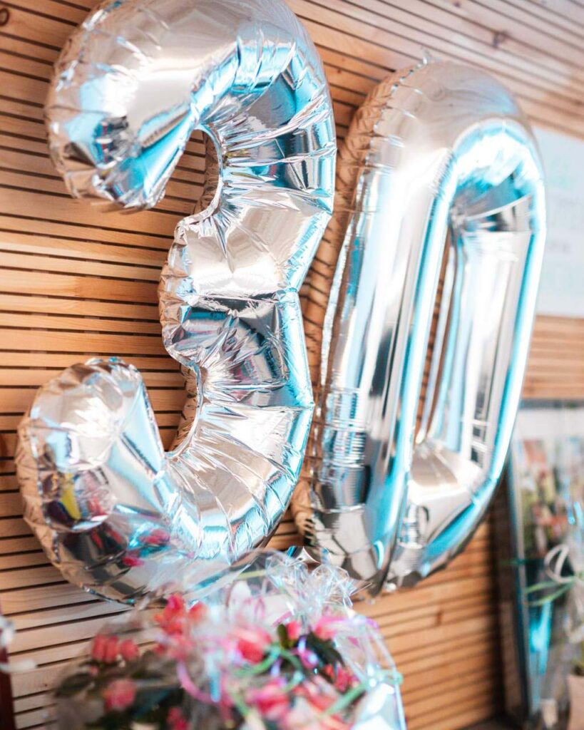 Silberner 30-Luftballon